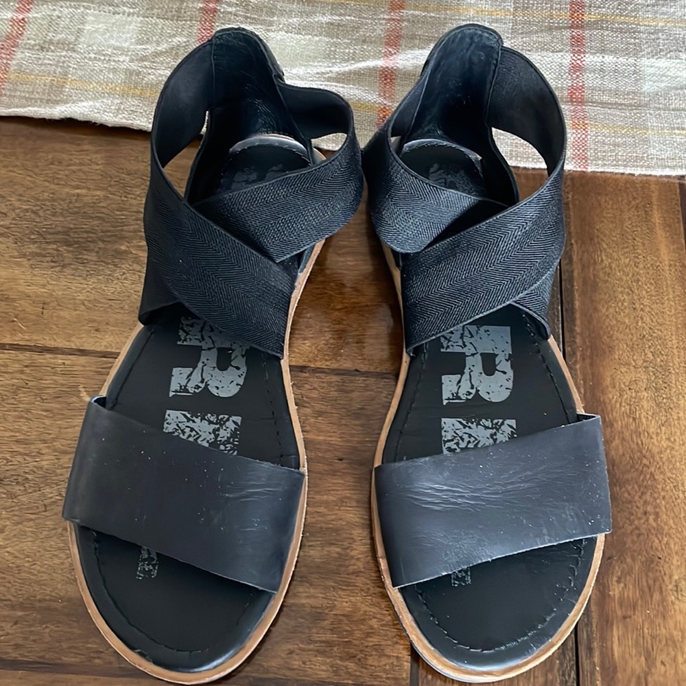 Black, size 6, Sorel sandal